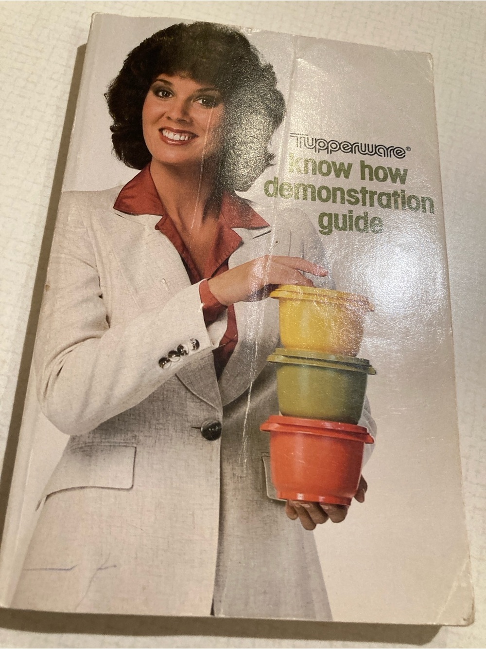 Tupperware  vintage  dealer selling guide 1982
